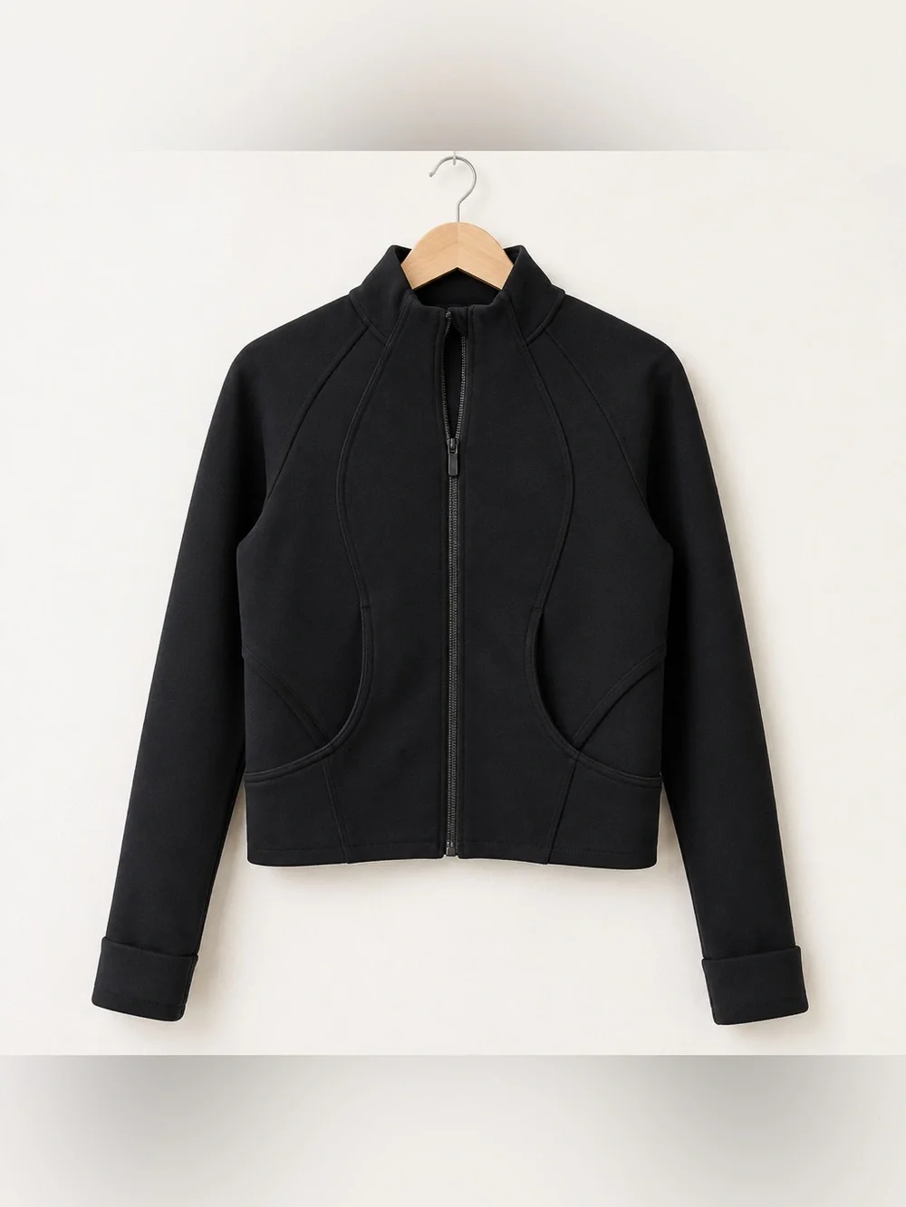 Lululemon size 6 black zip up stretchy bomber jacket with breathable mesh